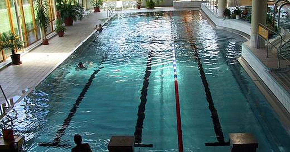 25 m Schwimmbahn